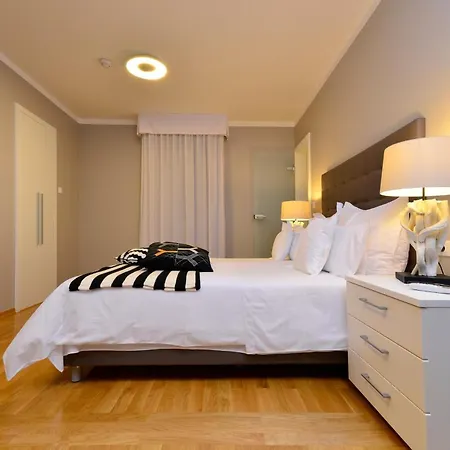 Luxe Del Mare بودْسْتغانا